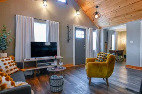 Charming Benson Home - Sleeps 5 Hot Tub! - Image 3