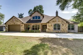 Chic Texas Abode w/ Patio & Fenced-In Yard! - Image 3