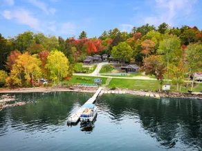 Largest Cabin on Moosehead + Boat Dock and Kayaks! - Image 4