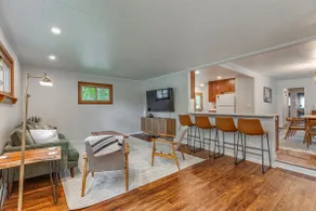 Beautiful 3BR Home Near Lake MI - Image 3