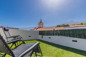 Modern Balcony House - Solarium Terrace - Parking - Image 2