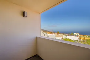 Modern Balcony House - Solarium Terrace - Parking - Image 4