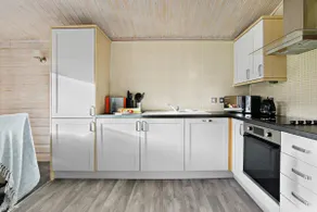 Chestnut, 6 Fingle Glen Lodges - Hot Tub - Free Parking & WiFi - Pets - Image 4