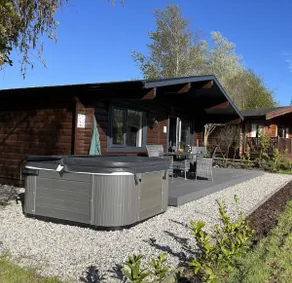 Chestnut, 6 Fingle Glen Lodges - Hot Tub - Free Parking & WiFi - Pets - Image 5