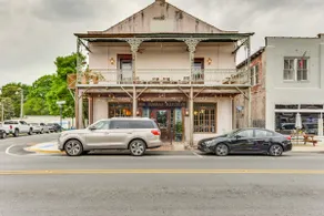 Charming Louisiana Getaway w/ Furnished Balcony! - Image 3