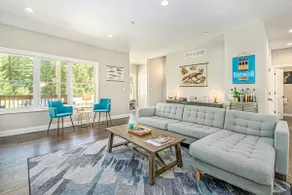 Lakeside Family Gem with Large Deck & WiFi - Image 5