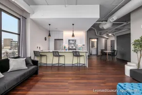 Waterfront Views Apartment - Leonard Building - Image 5