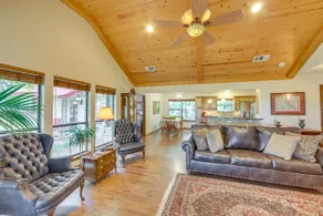 Dog-Friendly Wills Point Home w/ Grill on 10 Acres - Image 5