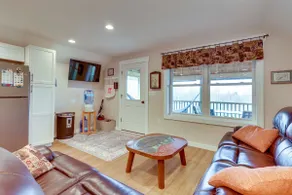 Cozy Solar-Powered Loft: Walk to Lake Champlain! - Image 3