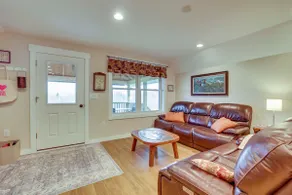 Cozy Solar-Powered Loft: Walk to Lake Champlain! - Image 4