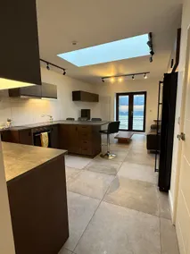 4 Bedroom house with Ensuite.contractors welcome - Image 2