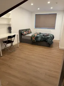 4 Bedroom house with Ensuite.contractors welcome - Image 3