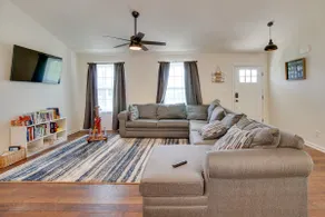 Near Lake Anna: Gem w/ Saltwater Pool & Arcade! - Image 4
