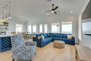 Ocean Views, Steps to Sand! Coastal Galveston Gem - Image 3