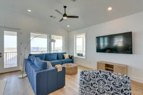 Ocean Views, Steps to Sand! Coastal Galveston Gem - Image 5