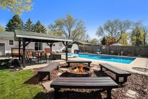 Poolside Playhouse: Hot Tub, Firepit & Games - Image 5