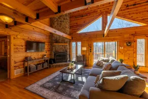 Cabin near Snowshoe - Image 4