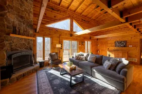 Cabin near Snowshoe - Image 3