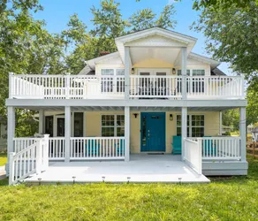 Chesapeake Beach Charm: Cozy Home with Bay views - Image 2