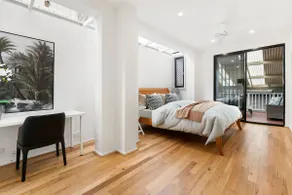 Bright Central Darlinghurst - Image 3
