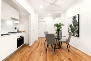 Bright Central Darlinghurst - Image 5