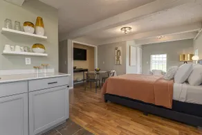 Converted Historic Suite Full Kitchen, 3rd Flr - Image 2