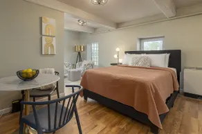 Converted Historic Suite Full Kitchen, 3rd Flr - Image 4