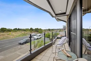 On The Esplanade Apartments - Image 3