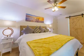 Cozy Austin Escape King and 3 Queens Family or Group - Image 4