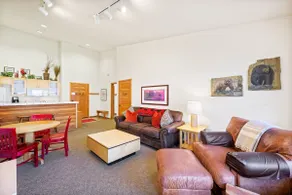 814 | Slopeside 2BD/2BA Spas, Sauna, Ski Access - Image 2