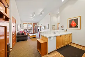 814 | Slopeside 2BD/2BA Spas, Sauna, Ski Access - Image 5