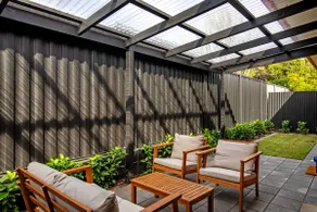Frankie's Retreat Henley Beach - Image 4