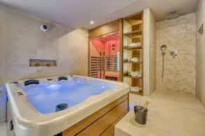 Modern villa Blagdan with pool in Porec - Image 4