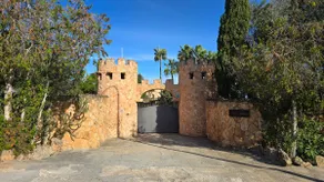 Castell Villa Bohío Mallorca - Image 2