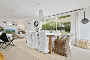 'White Birch' - Sophisticated 4 Bedroom Home - Image 3