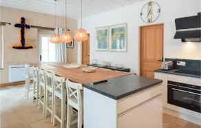 Lovely Home In Saint-Vaast-La-Hougue With Wifi - Image 5