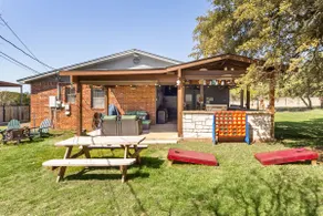 Farmhouse with Hot Tub available Mother's Day! - Image 2
