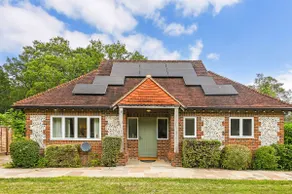 Woodland Cottage by inspirestays-com - Image 4