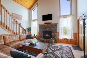 Hilltop Hideaway | Hocking Hills, 16 Acres - Image 3