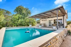 7 BR Gated Compound | Sleep 26 | Pool | Pickleball - Image 2