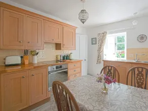 3 Bed in Borthwood oc-ic015 - Image 2