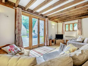 2 bedroom accommodation in Camelford - Image 3