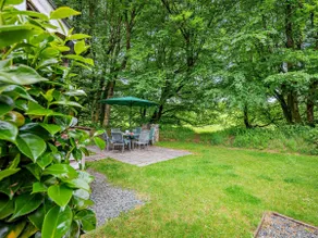 2 bedroom accommodation in Camelford - Image 2