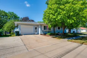 Family-Friendly Waterloo Abode w/ Deck! - Image 2