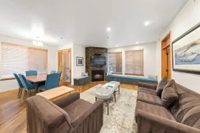 412 | Spacious 3BD - Queen/Bunks + Poolside Fun - Image 4