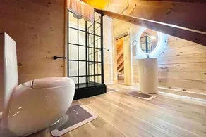 Modern lake side nest• HOTUB Fenced YARD king beds - Image 2