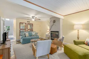 Garden Cottage: Steps to Beach & Screened Porch - Image 4