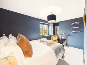 The Bolt Hole, Cotswold Cottage, Moreton-In-Marsh - Image 2