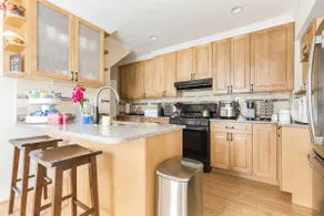 Clsssical Brick4BR/3BA| Free parking | Arlington - Image 3