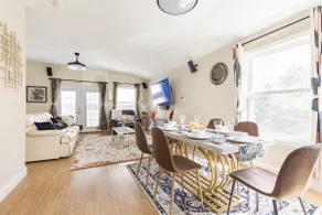 Clsssical Brick4BR/3BA| Free parking | Arlington - Image 5